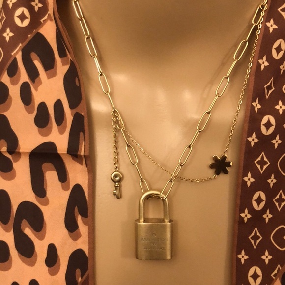 Repurposed Aunthentic Louis Vuitton padlock with New Stainless steel necklace. - Picture 6 of 7